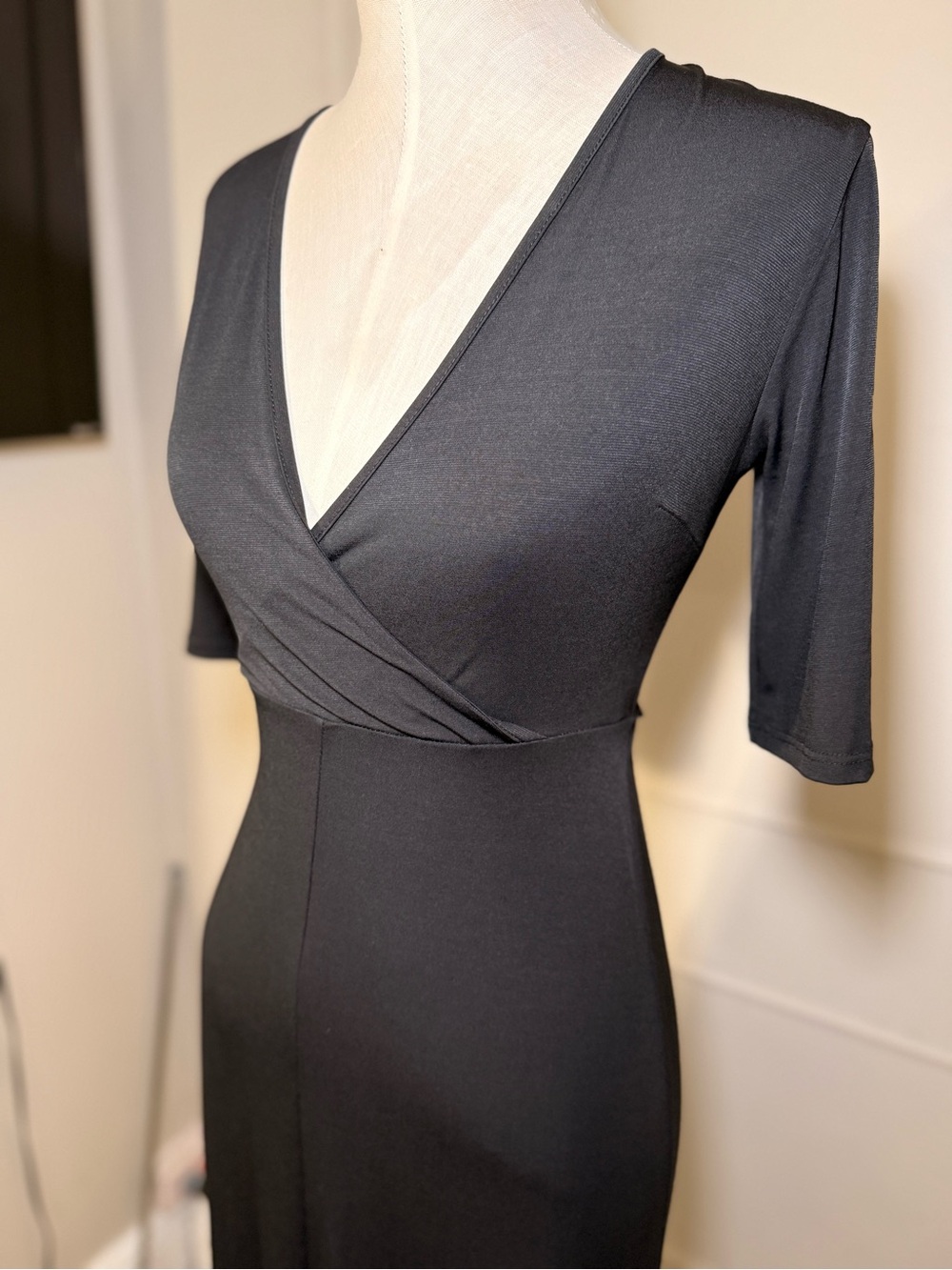 ALLOY Black V-Neck Maxi Dress with Front Slit - Picture 3 of 8